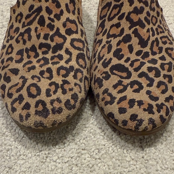 Lucky Brand Animal Print Slip-On Shoes - Picture 2 of 8
